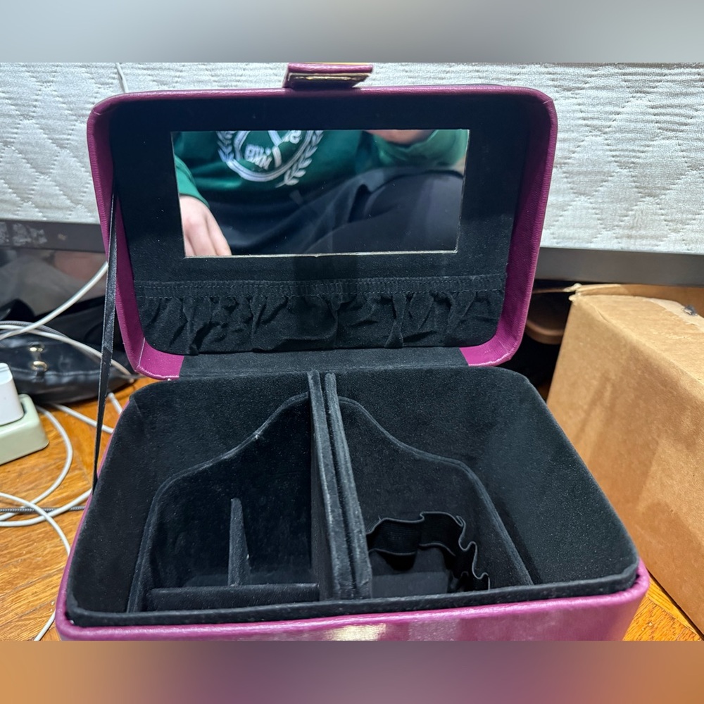 Makeup Purple Box Bag with Gold Accent - Picture 5 of 10